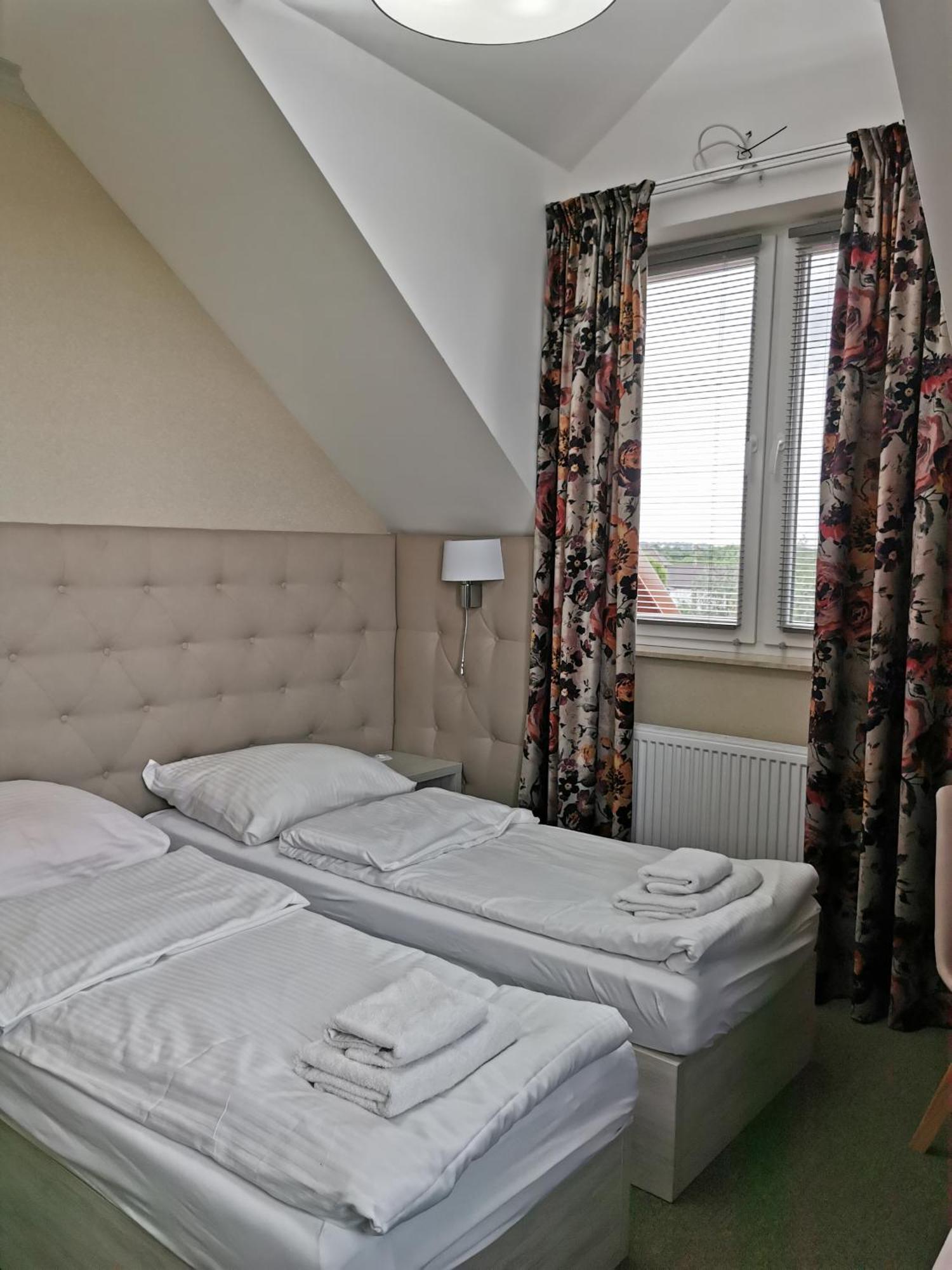 Rezydencja Pod Pieprzowkami Zalesie Gorzyckie Buitenkant foto