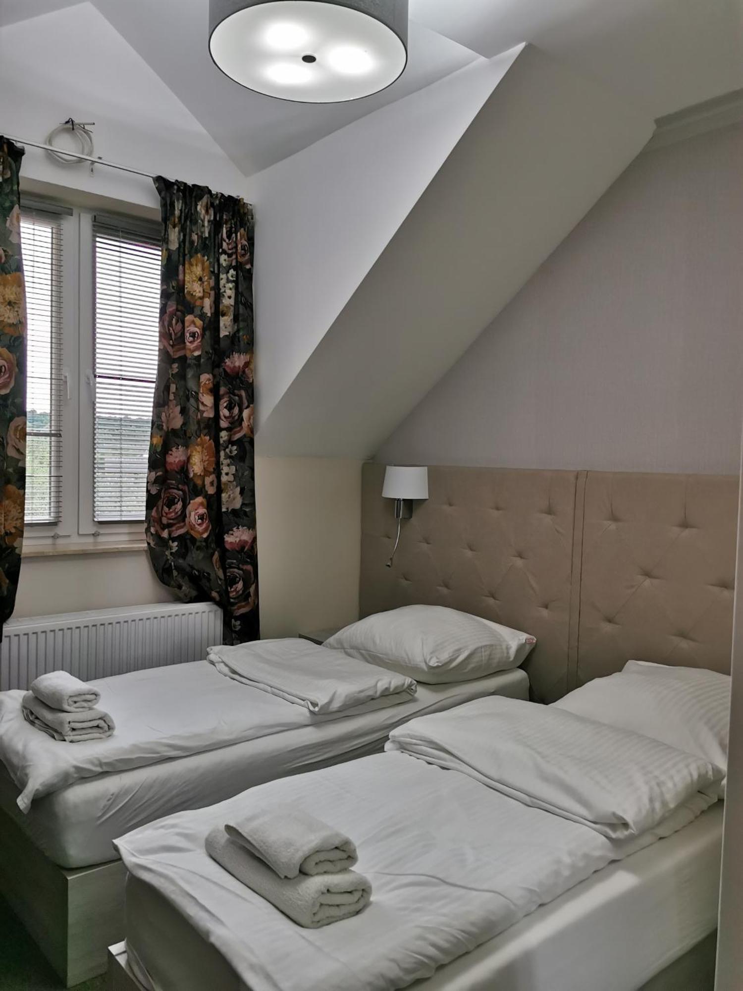 Rezydencja Pod Pieprzowkami Zalesie Gorzyckie Buitenkant foto