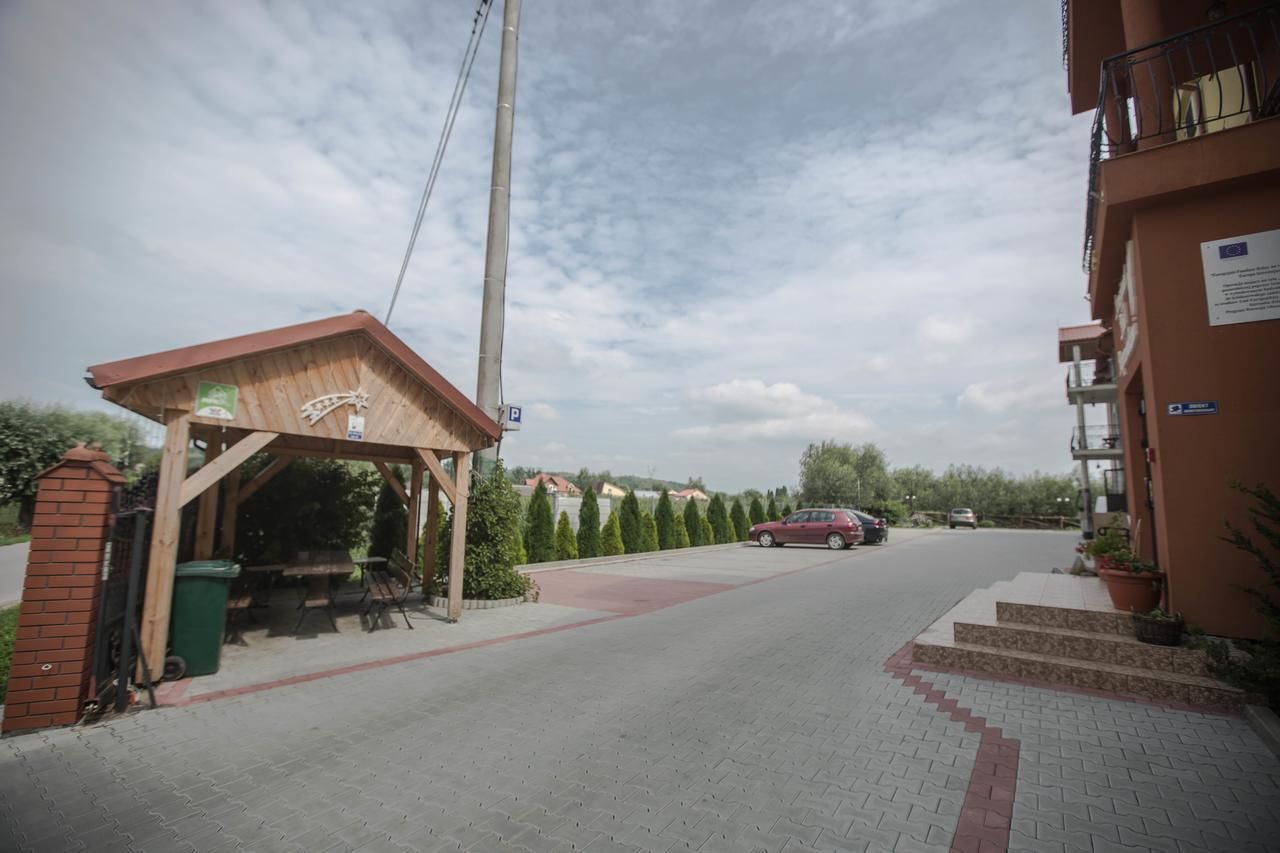 Rezydencja Pod Pieprzowkami Zalesie Gorzyckie Buitenkant foto